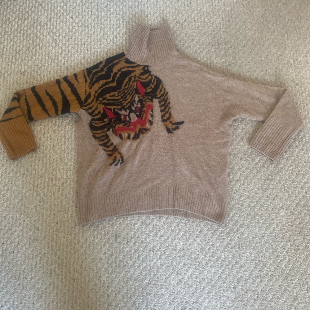 H&M  Tiger Print Sweater in Tan and Black